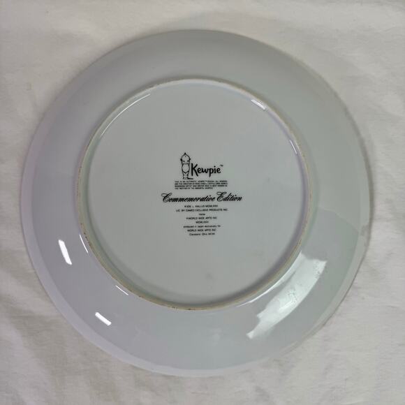 Kewpie VTG 1973 Christmas "Let Joy Be Everywhere You Are" Commemorative Plate - Picture 6 of 8